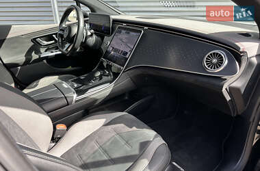 Седан Mercedes-Benz EQE 2022 в 