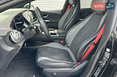 Седан Mercedes-Benz EQE 2022 в 