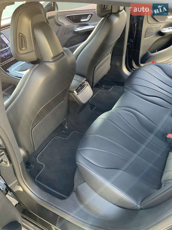 Седан Mercedes-Benz EQE 2022 в Обухове