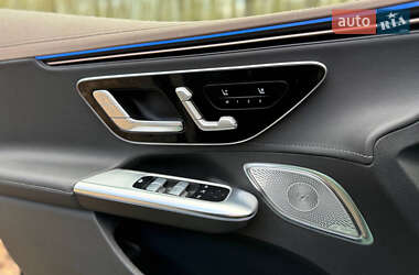 Седан Mercedes-Benz EQE 2023 в 