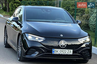 Седан Mercedes-Benz EQE 2023 в 