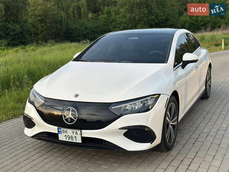 Седан Mercedes-Benz EQE 2022 в Ровно