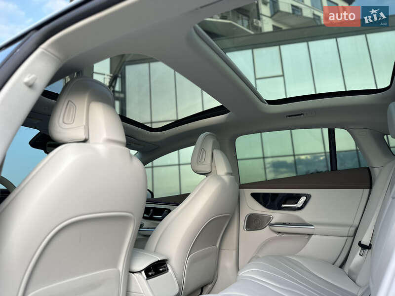 Седан Mercedes-Benz EQE 2022 в Ровно