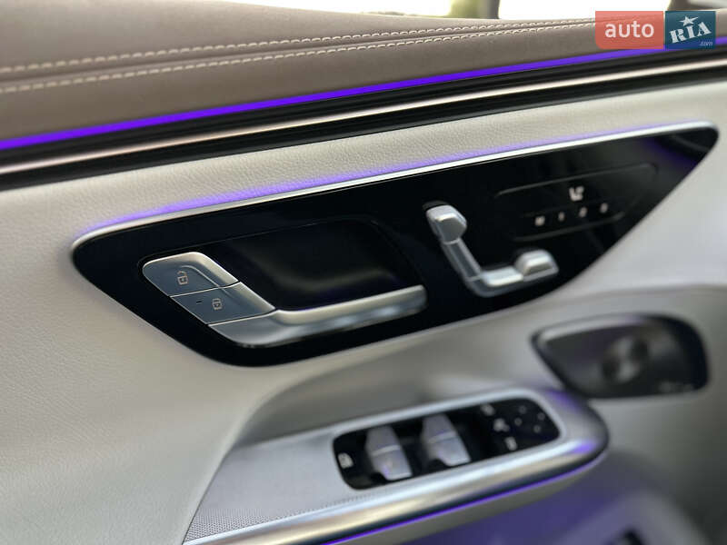 Седан Mercedes-Benz EQE 2022 в Ровно
