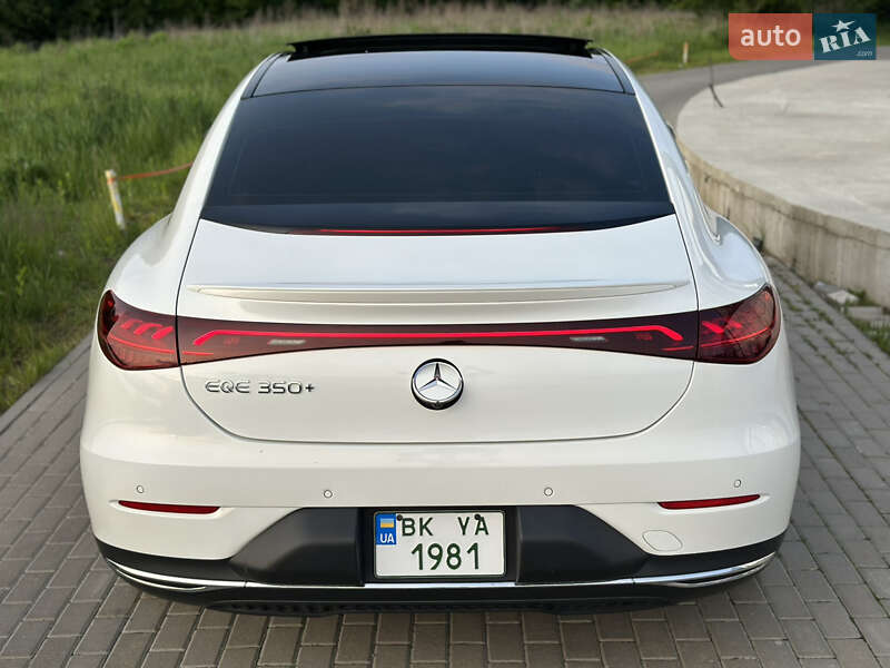 Седан Mercedes-Benz EQE 2022 в Ровно