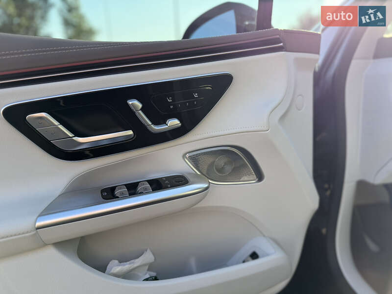 Седан Mercedes-Benz EQE 2022 в Києві