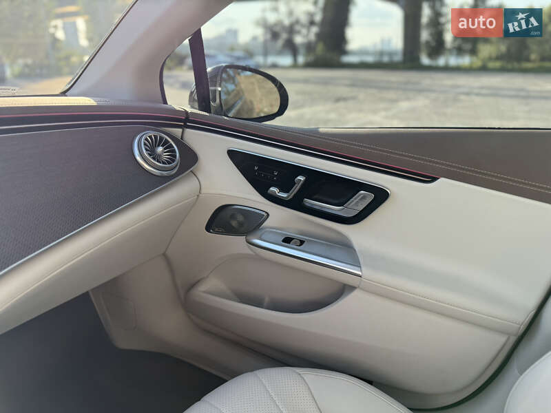 Седан Mercedes-Benz EQE 2022 в Києві