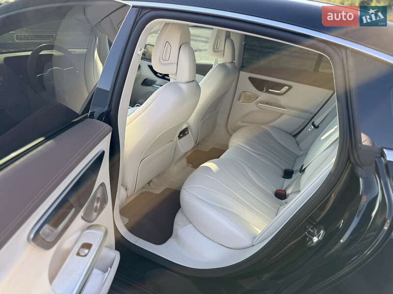 Седан Mercedes-Benz EQE 2022 в Києві