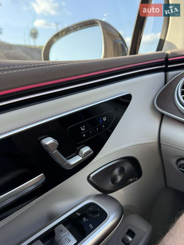 Седан Mercedes-Benz EQE 2022 в Києві