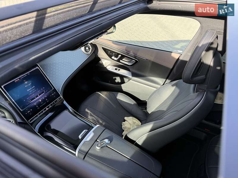 Седан Mercedes-Benz EQE 2022 в Ровно