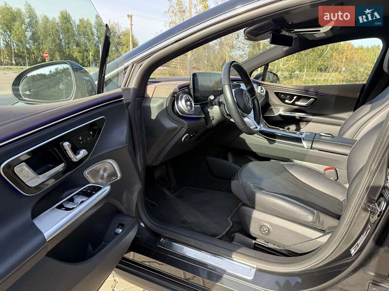 Седан Mercedes-Benz EQE 2022 в Ровно