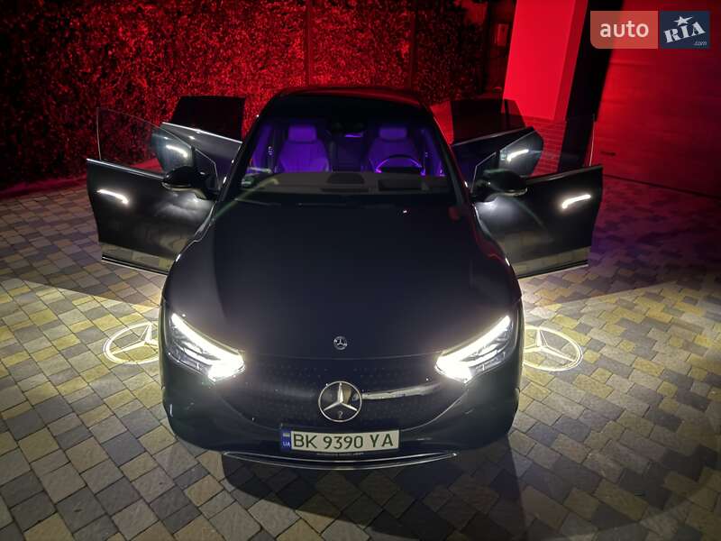 Седан Mercedes-Benz EQE 2022 в Ровно