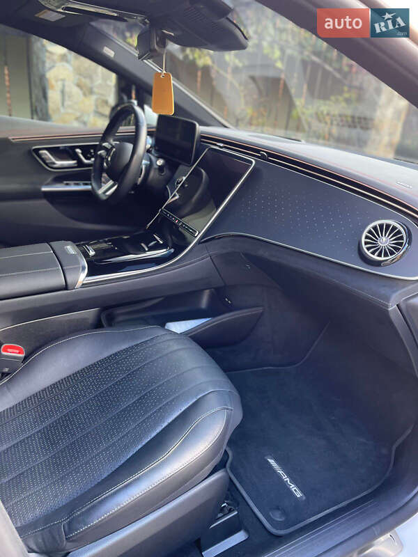Седан Mercedes-Benz EQE 2023 в Львові