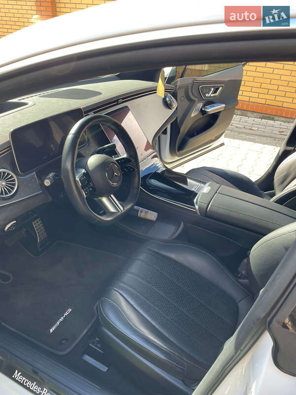Седан Mercedes-Benz EQE 2023 в Львові
