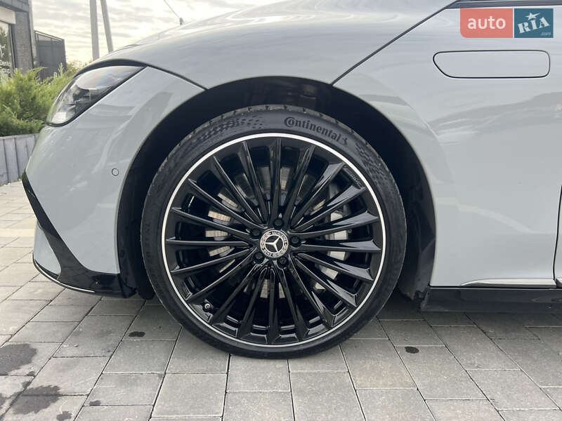 Седан Mercedes-Benz EQE 2022 в Ужгороде