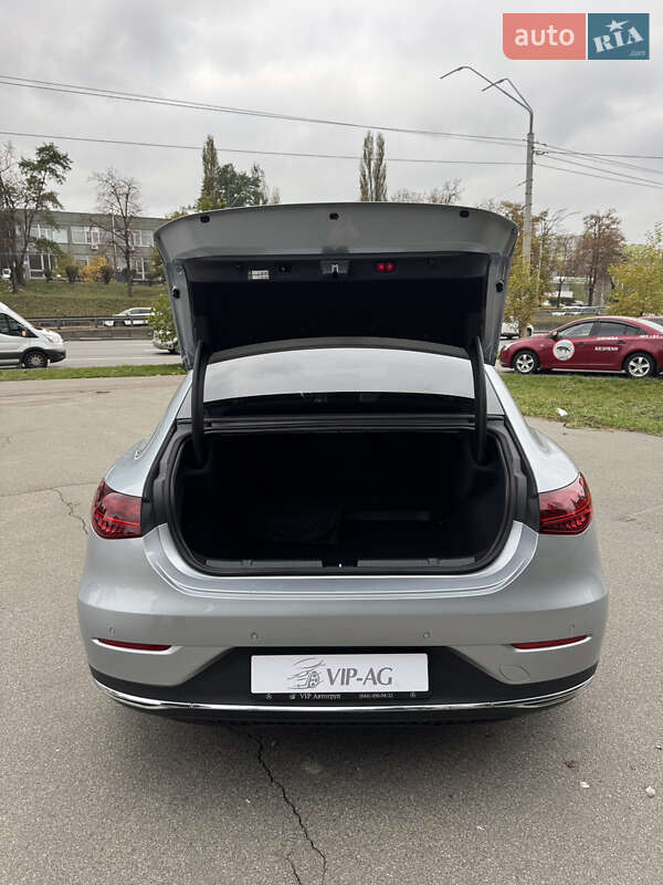 Седан Mercedes-Benz EQE 2022 в Киеве фото 42 Седан Mercedes-Benz EQE 2022 в Киеве