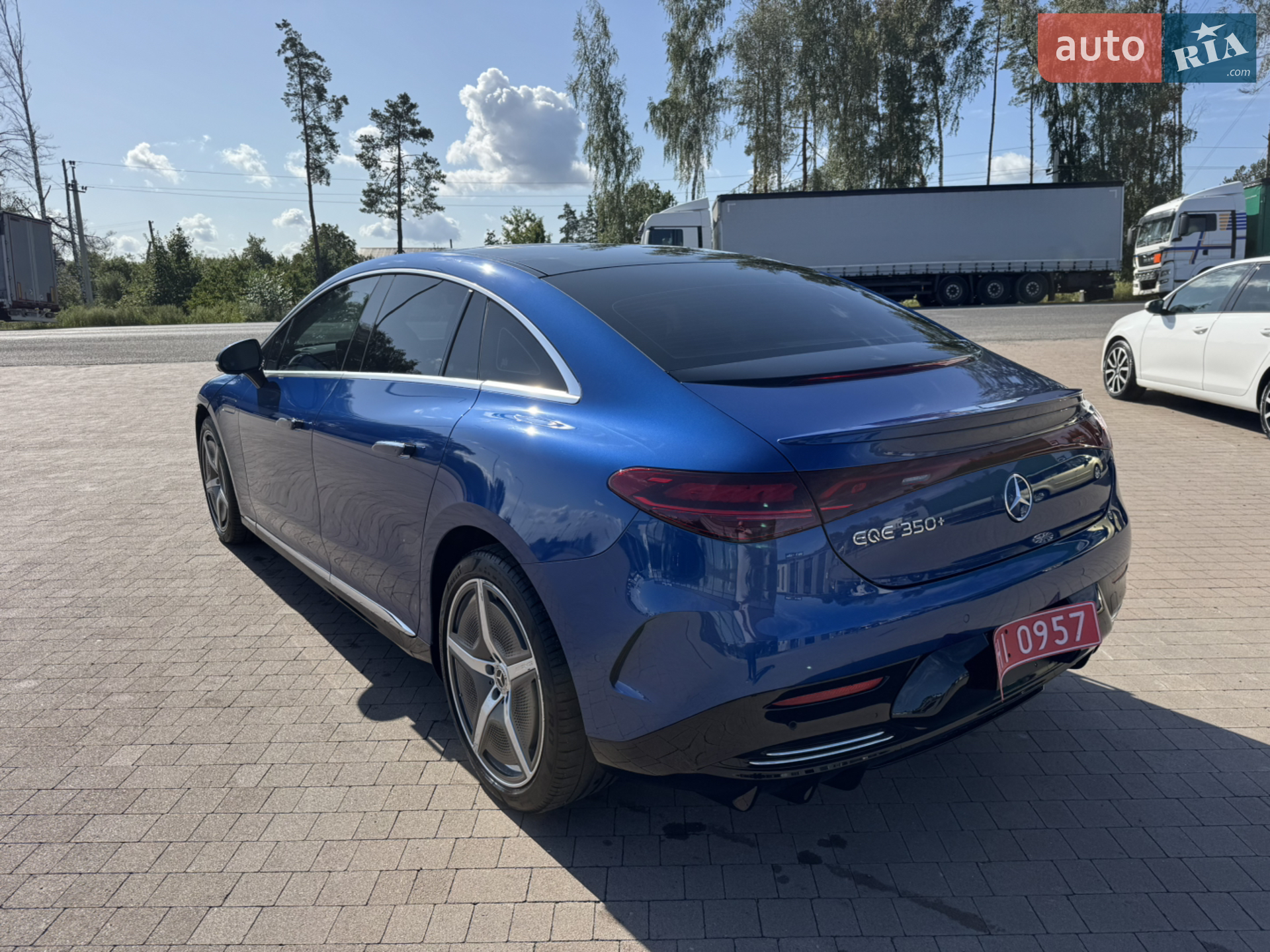 2022 Mercedes-Benz EQE - мініатюра 21