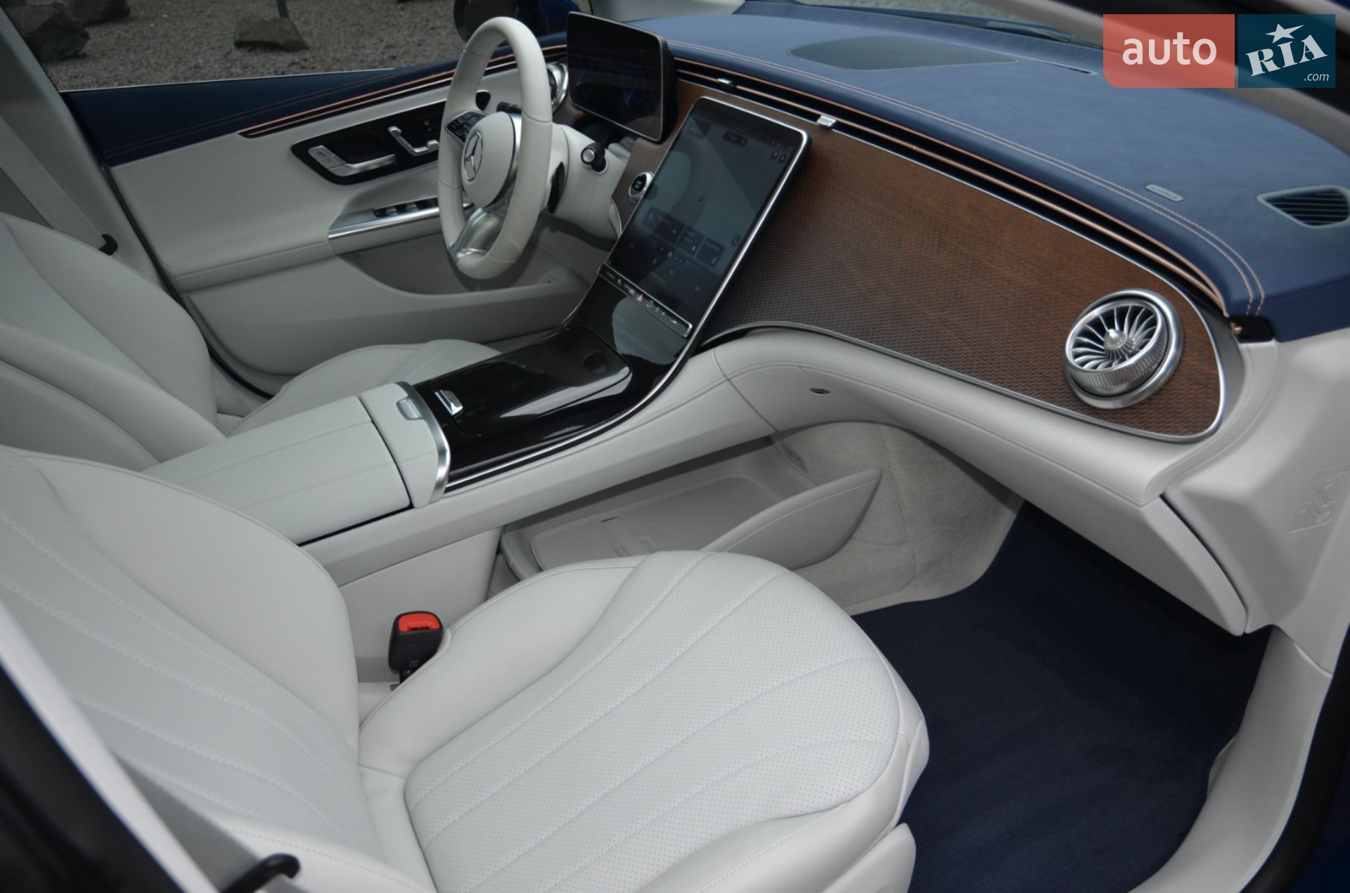 2022 Mercedes-Benz EQE - мініатюра 29