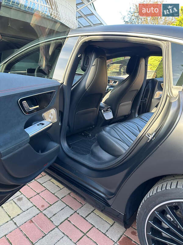 Седан Mercedes-Benz EQE 2023 в Киеве