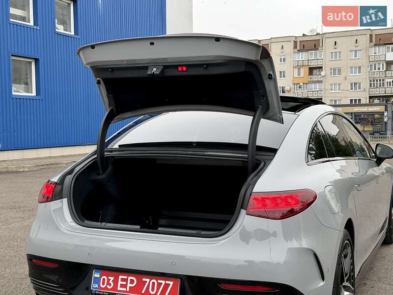 Седан Mercedes-Benz EQE 2022 в Киеве