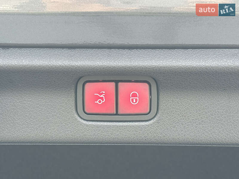 Седан Mercedes-Benz EQE 2022 в Киеве фото 29 Седан Mercedes-Benz EQE 2022 в Киеве