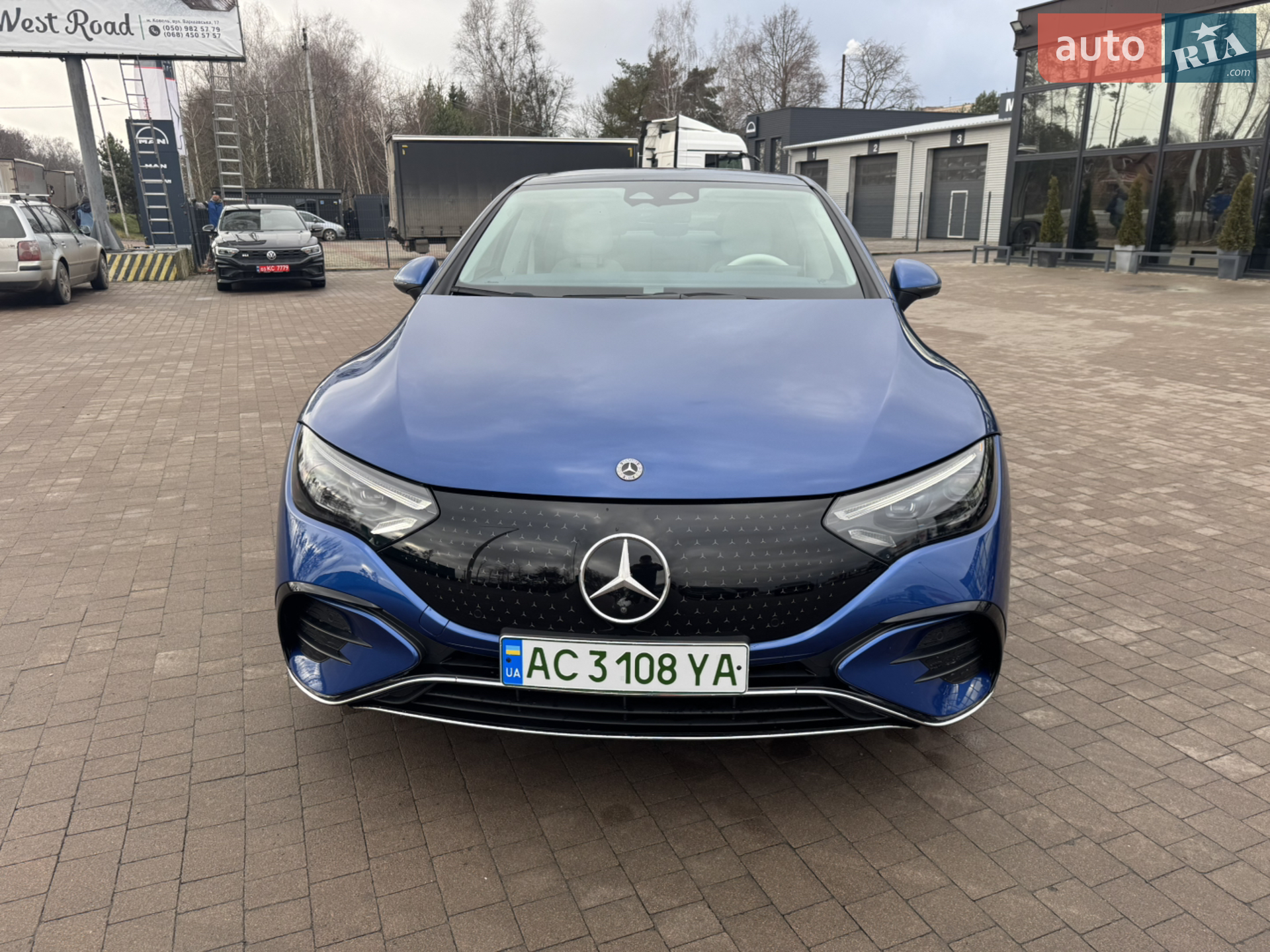2022 Mercedes-Benz EQE - мініатюра 12