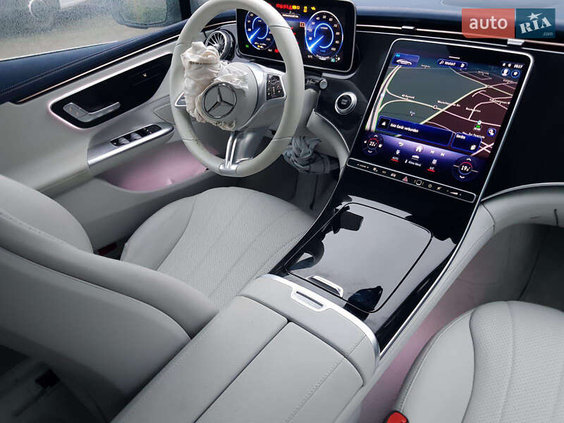 Седан Mercedes-Benz EQE 2023 в Львове