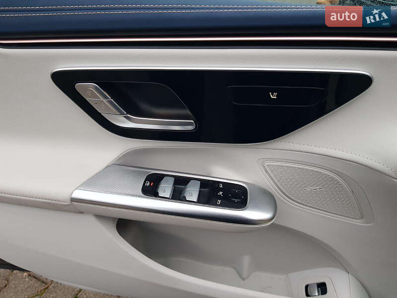 Седан Mercedes-Benz EQE 2023 в Львове