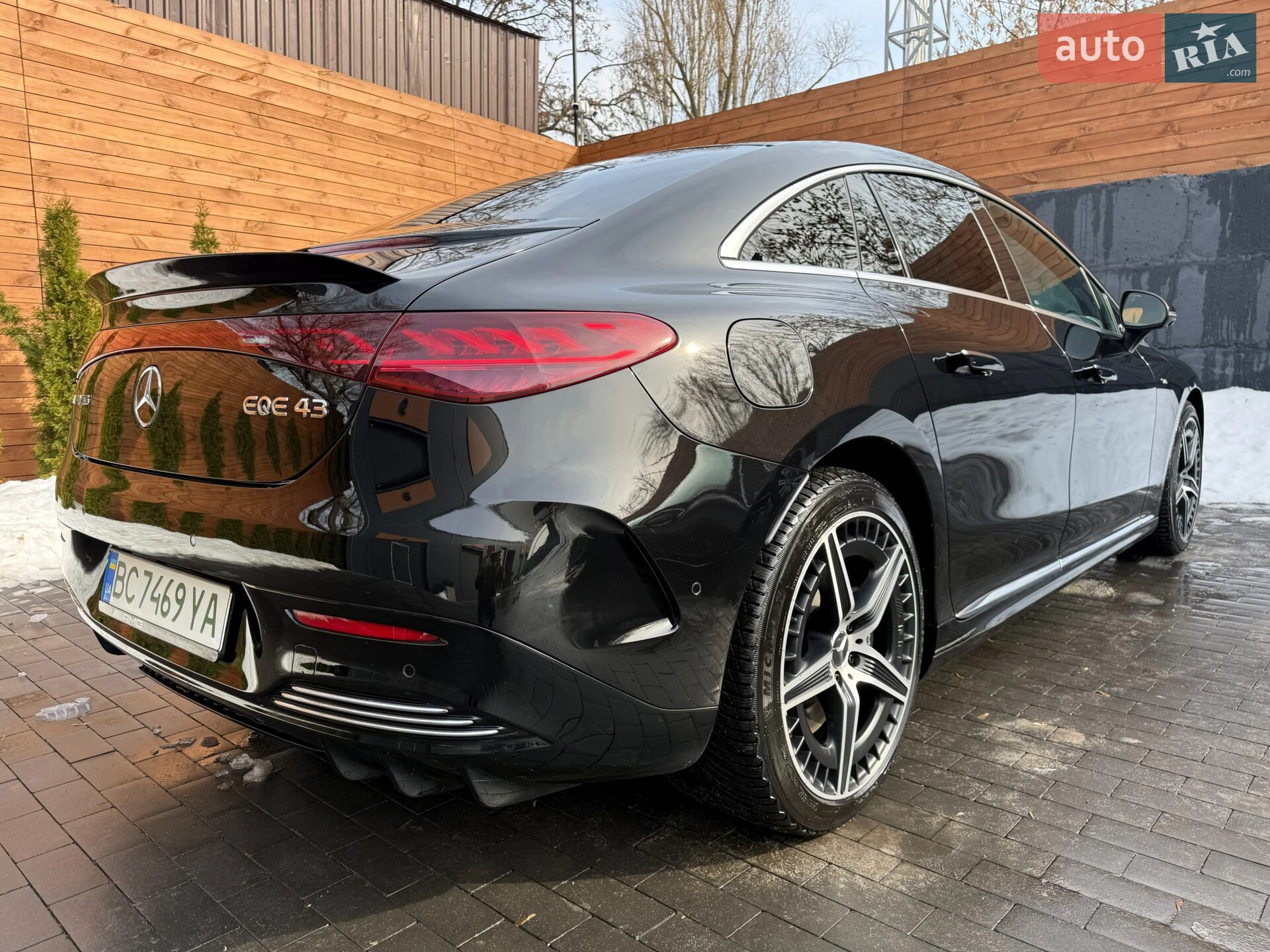 2022 Mercedes-Benz EQE - мініатюра 11