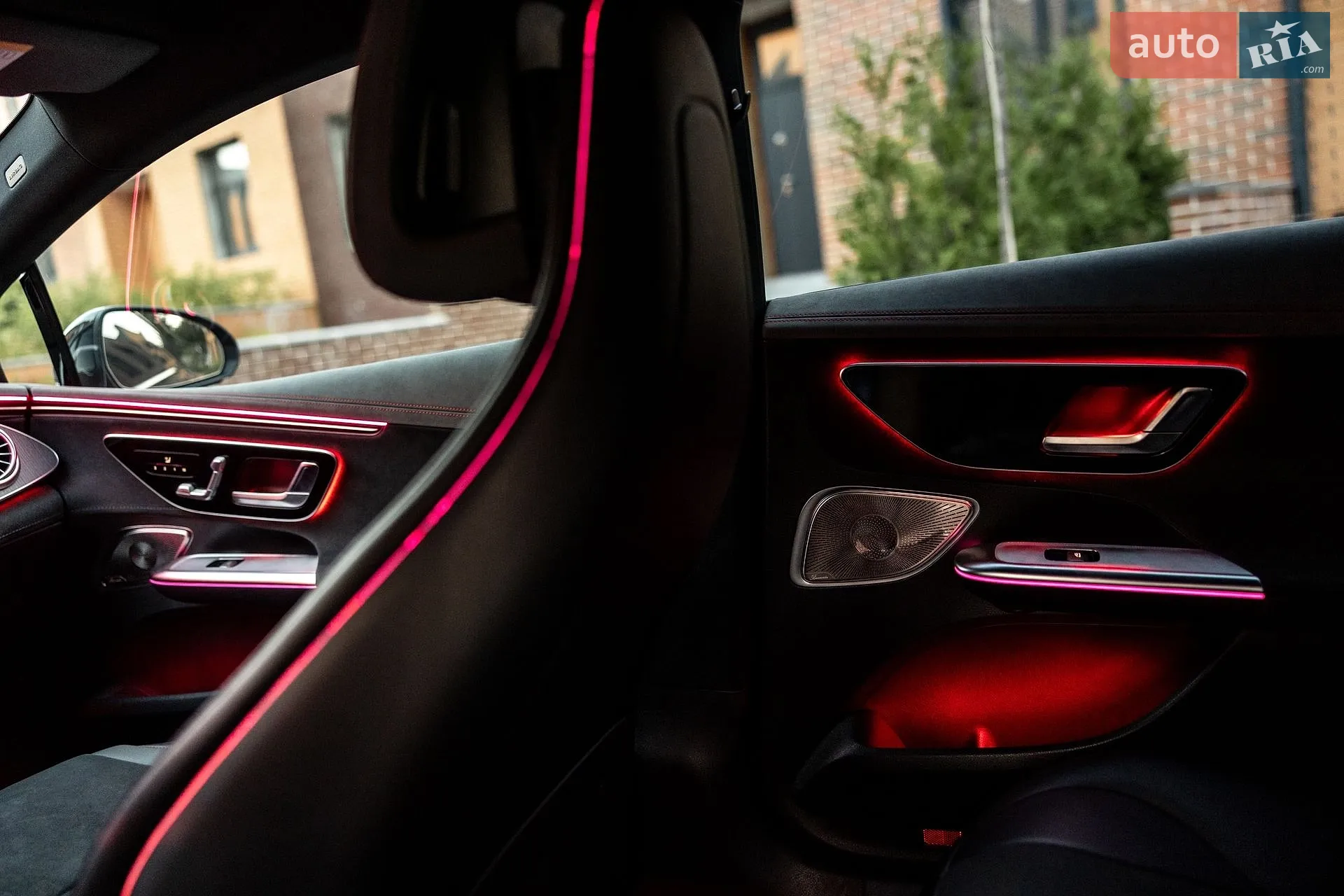 2022 Mercedes-Benz EQE - мініатюра 27