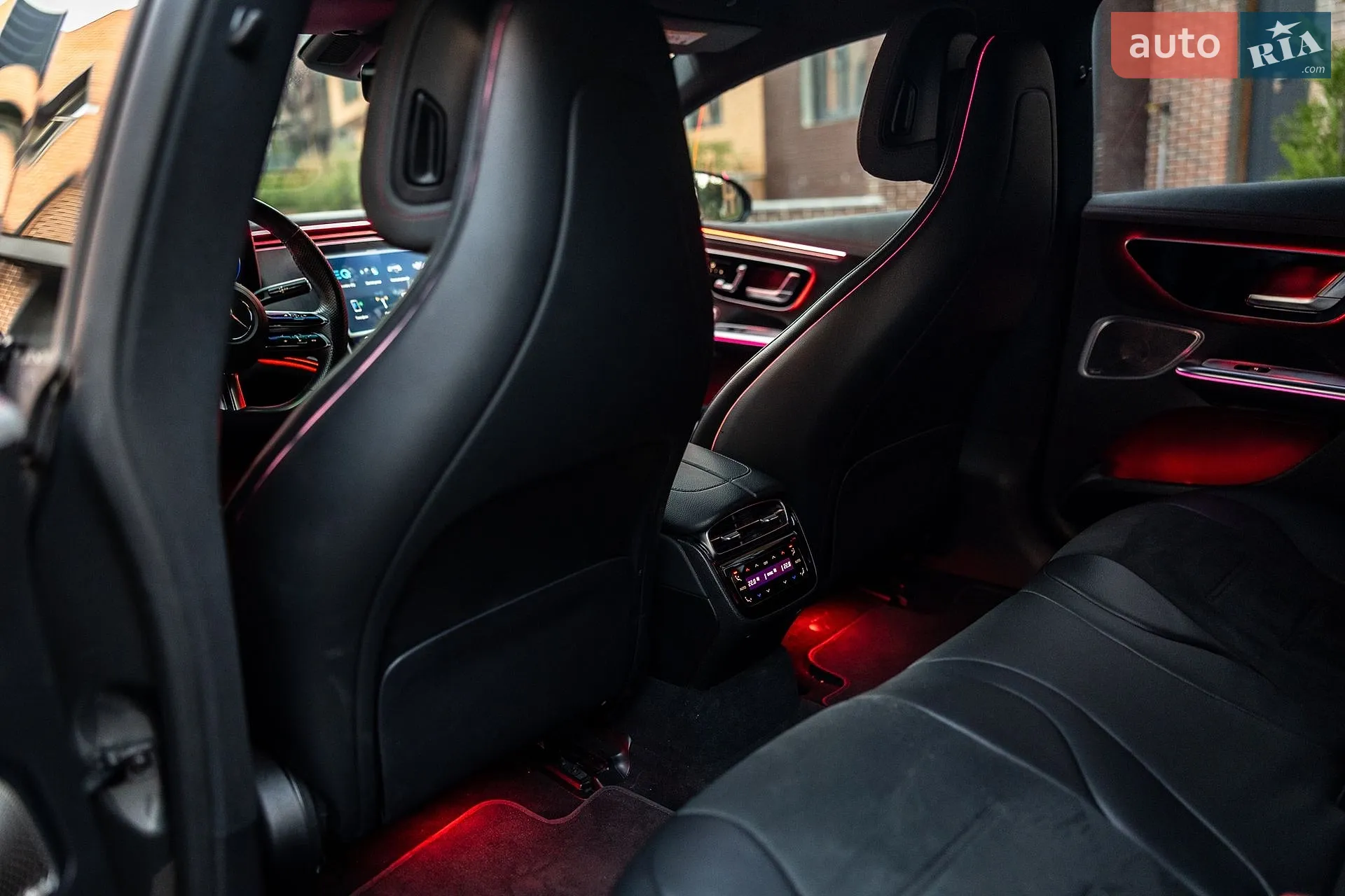 2022 Mercedes-Benz EQE - мініатюра 32