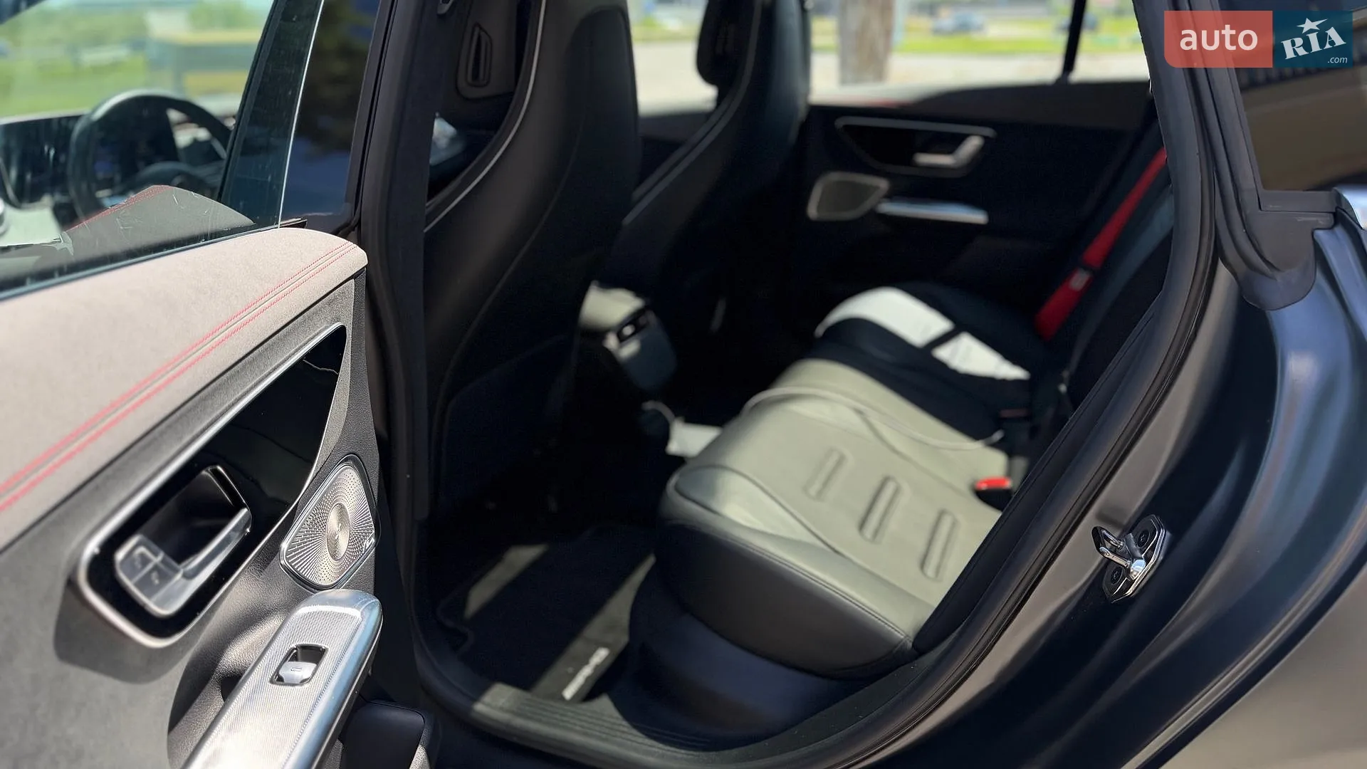 2022 Mercedes-Benz EQE - мініатюра 10