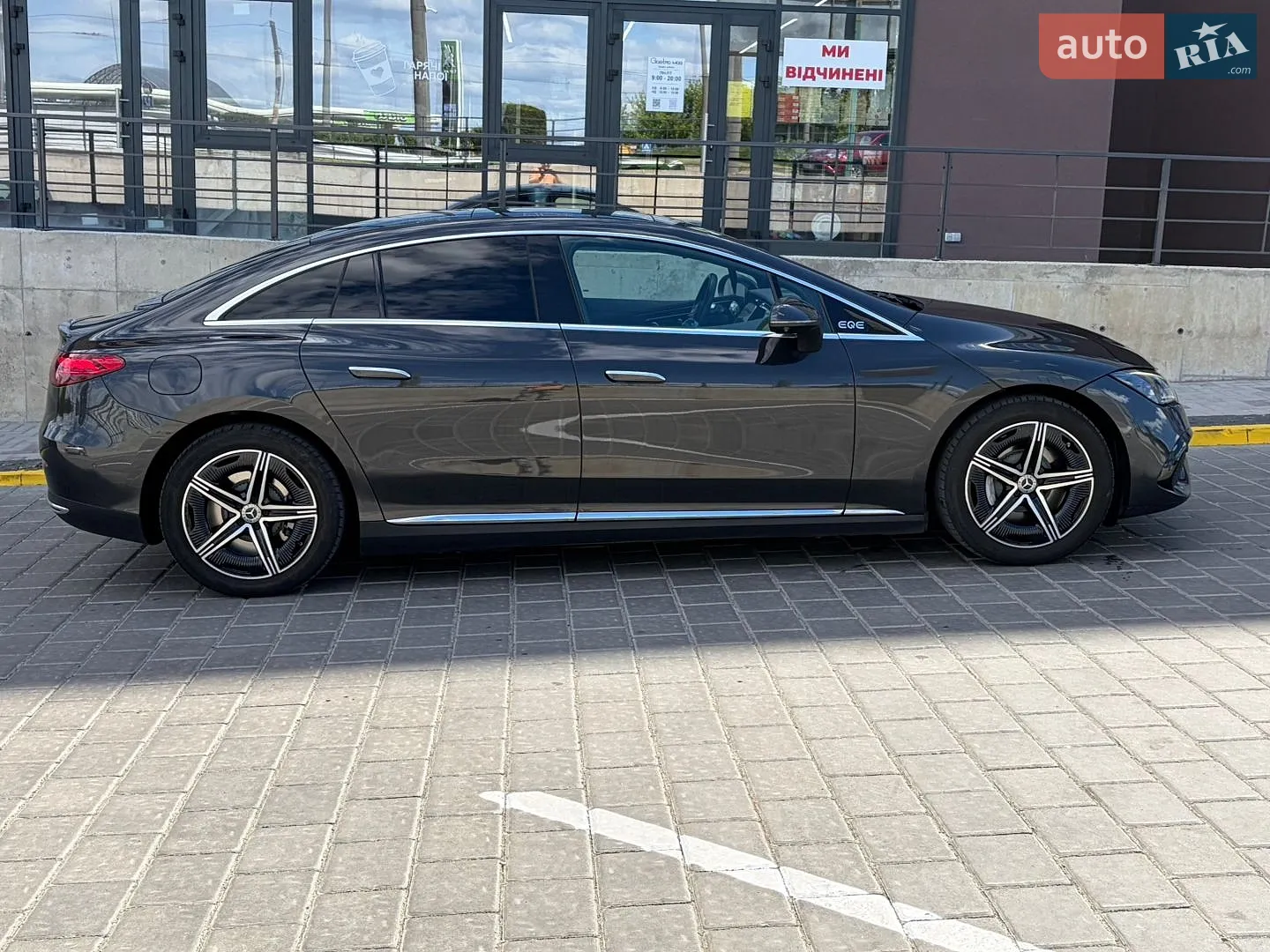 2022 Mercedes-Benz EQE - мініатюра 9