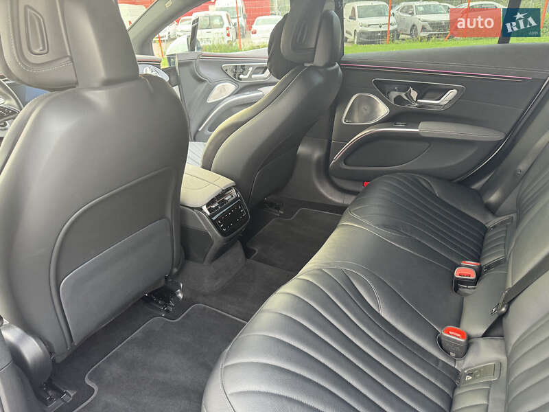 Седан Mercedes-Benz EQS 2022 в Киеве