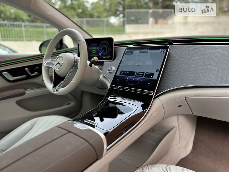 Седан Mercedes-Benz EQS 2022 в Львове