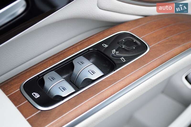 Седан Mercedes-Benz EQS 2023 в Одессе