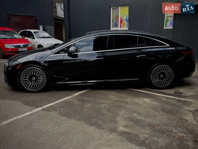 Седан Mercedes-Benz EQS 2022 в Киеве
