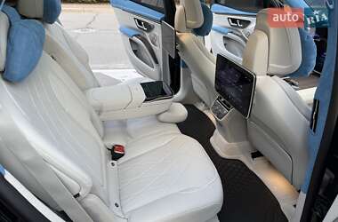 Седан Mercedes-Benz EQS 2023 в 