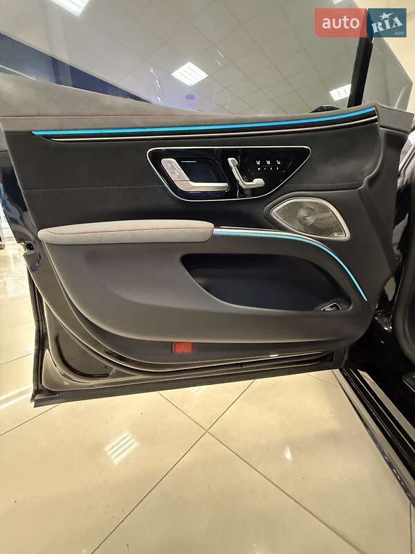 Седан Mercedes-Benz EQS 2022 в Кропивницком