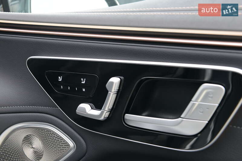 Седан Mercedes-Benz EQS 2023 в Мукачево