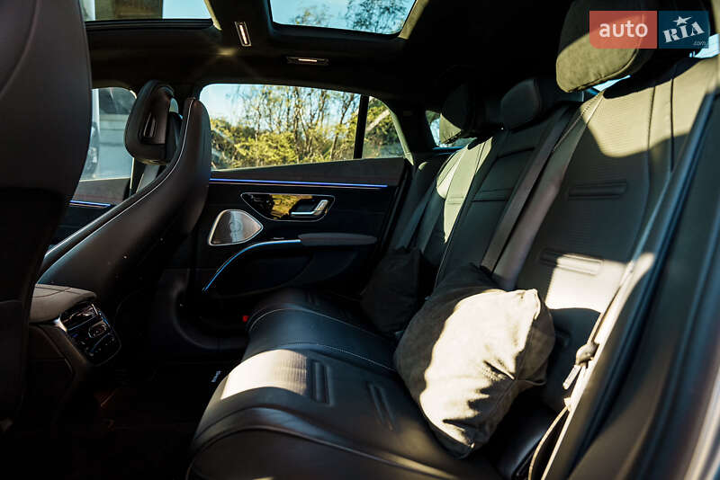 Седан Mercedes-Benz EQS 2022 в Киеве