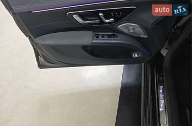Седан Mercedes-Benz EQS 2022 в 