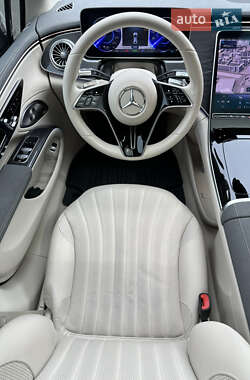 Седан Mercedes-Benz EQS 2022 в 