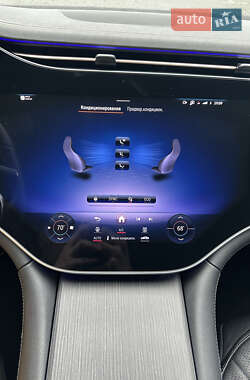 Седан Mercedes-Benz EQS 2022 в 