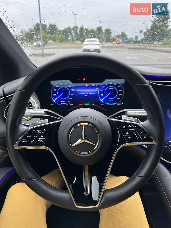 Седан Mercedes-Benz EQS 2022 в Киеве
