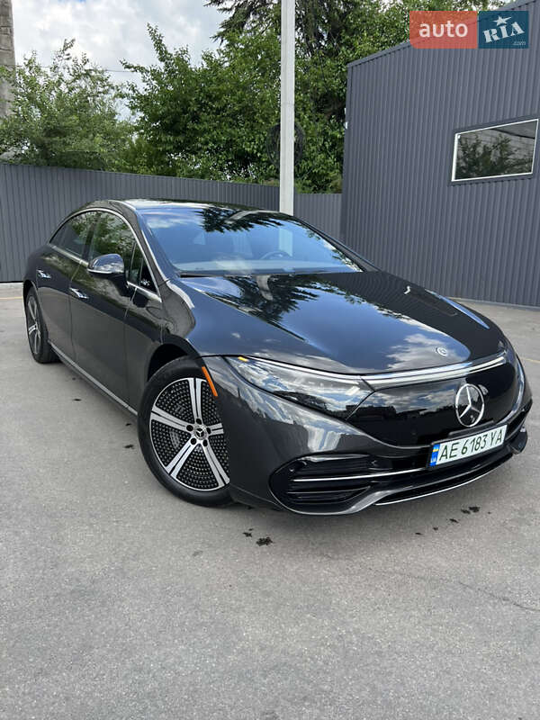 Седан Mercedes-Benz EQS 2022 в 