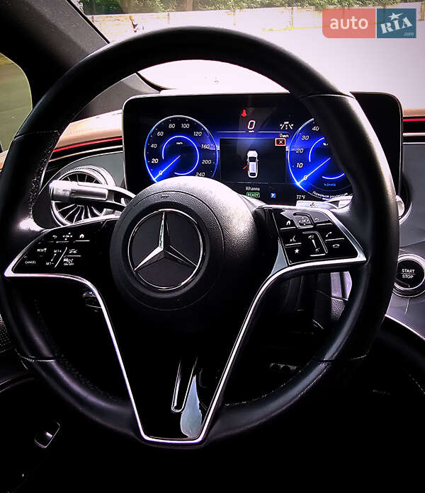 Седан Mercedes-Benz EQS 2022 в Коростене