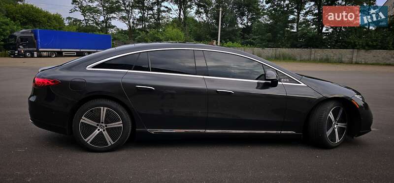 Седан Mercedes-Benz EQS 2022 в Коростене
