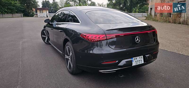 Седан Mercedes-Benz EQS 2022 в Коростене
