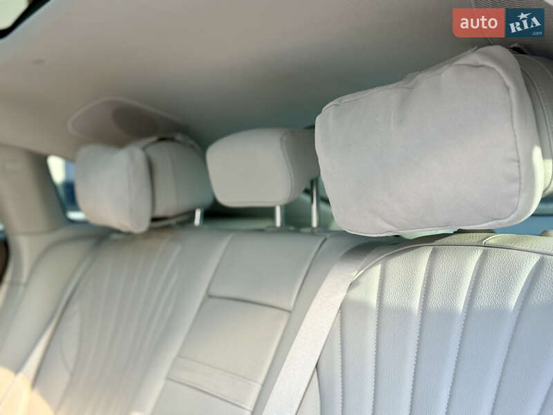 Седан Mercedes-Benz EQS 2022 в Ровно